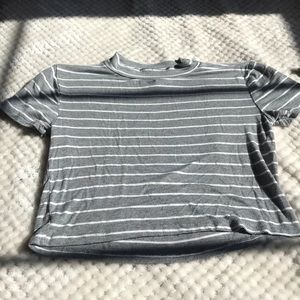 grey striped crop-top